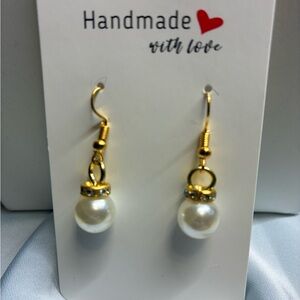 Elegant Gold and White Pearl Earrings